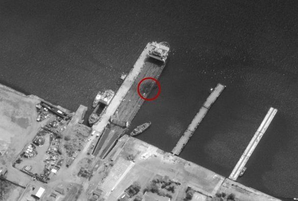 В Керчи ВСУ западными ракетами уничтожили паромную переправу. Фото из открытых источников В Керчи ВСУ западными ракетами уничтожили паромную переправу. Фото из открытых источников