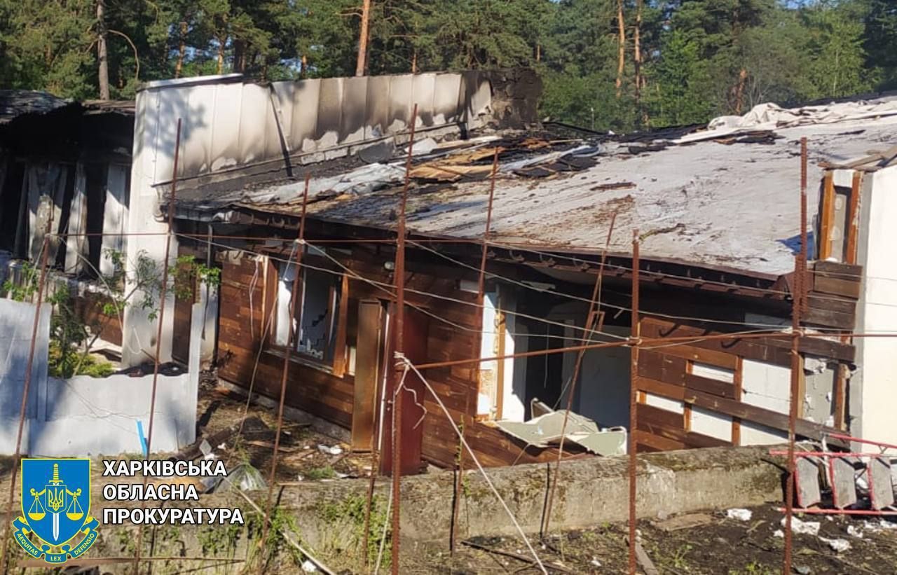 Россия ракетами С-300 ударила по базе отдыха в Харьковской области: подробности и фото последствий атаки 2