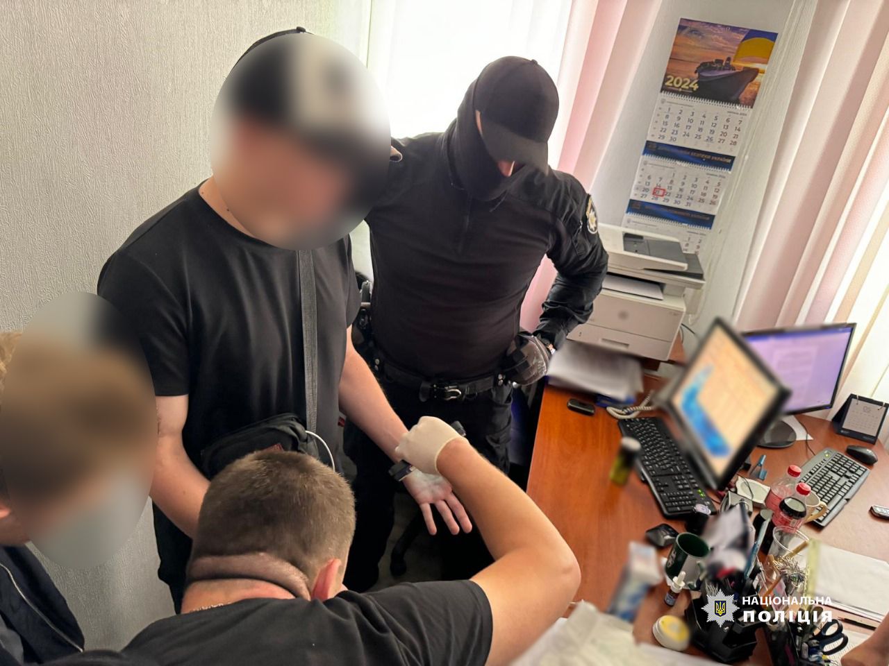 Задержание работника ТЦК за вымогательство взятки Задержание работника ТЦК за вымогательство взятки