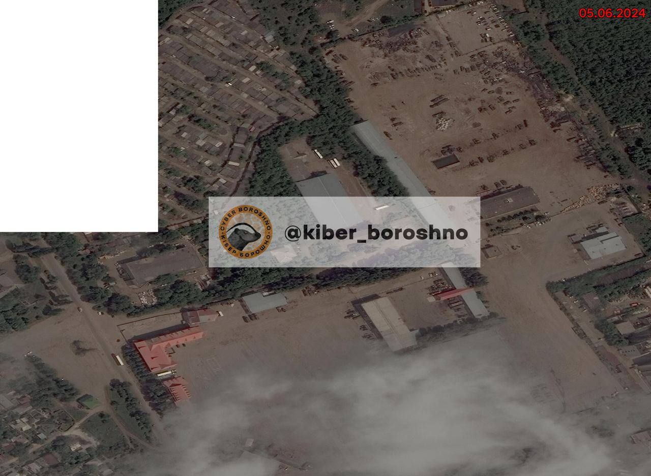 Знімки рембази у Луганську від 5 червня Знімки рембази у Луганську від 5 червня