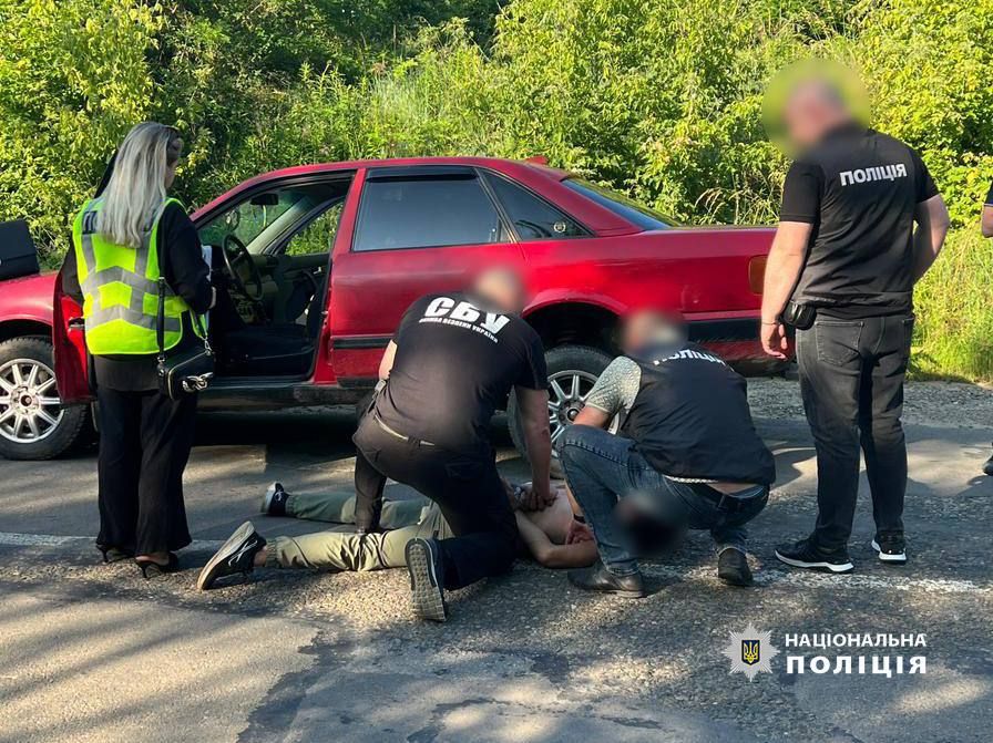 Эксработник ТЦК за $5 тыс. помогал военнообязанным бежать в Румынию: как действовала схема 1