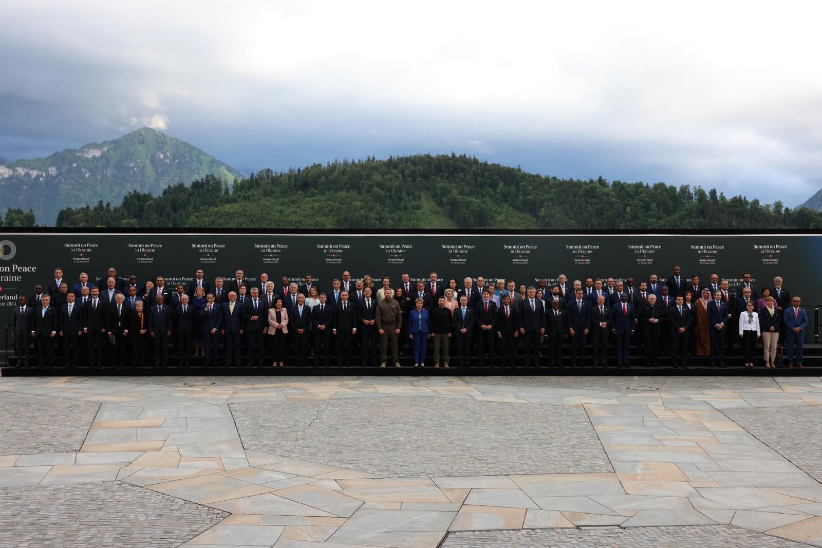 На перший Саміт миру прибули представники 101 країни та організації з різних куточків планети. Фото з відкритих джерел На перший Саміт миру прибули представники 101 країни та організації з різних куточків планети. Фото з відкритих джерел