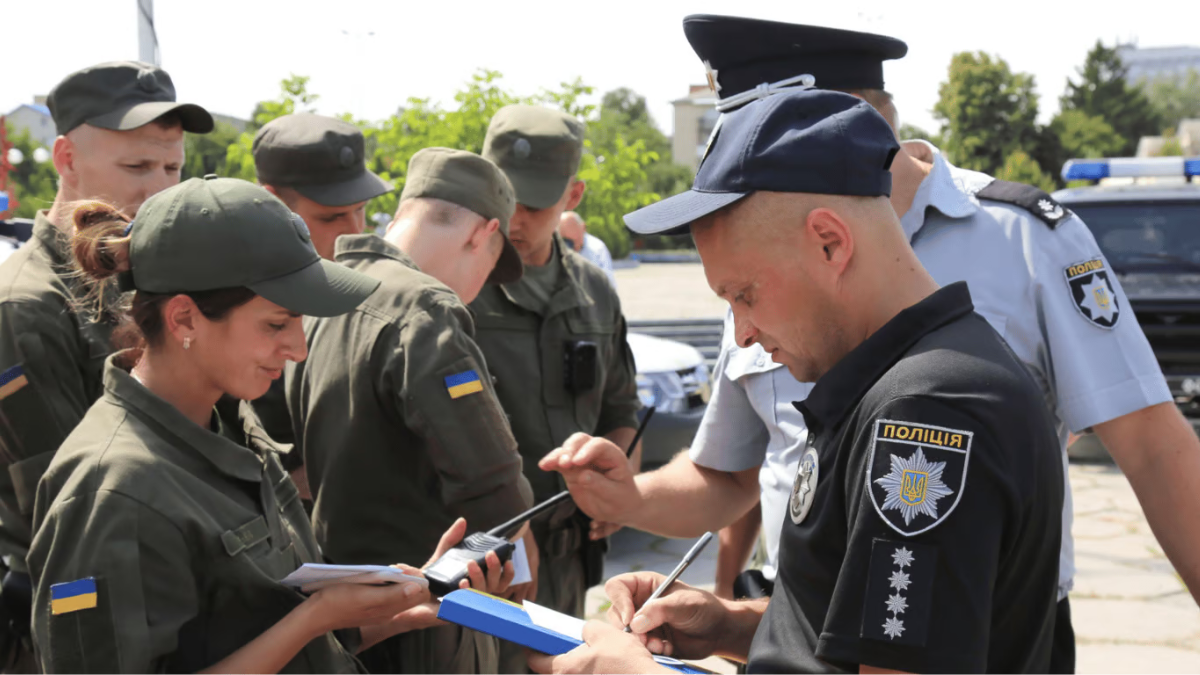 Поліцейські і представники ТЦК