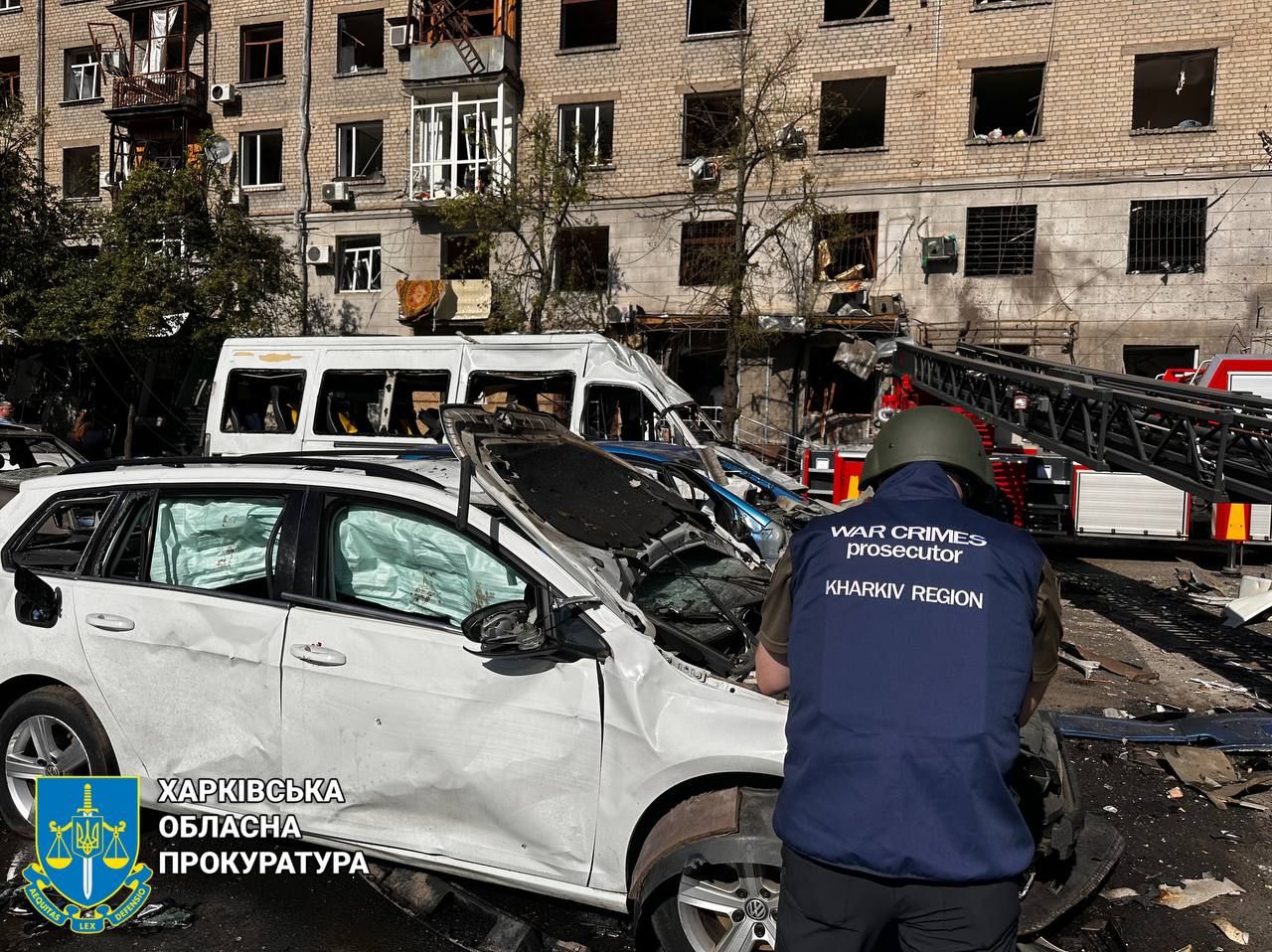Троє загиблих і 37 поранених, двоє дітей у лікарні: прокуратура повідомила деталі удару по Харкову 1