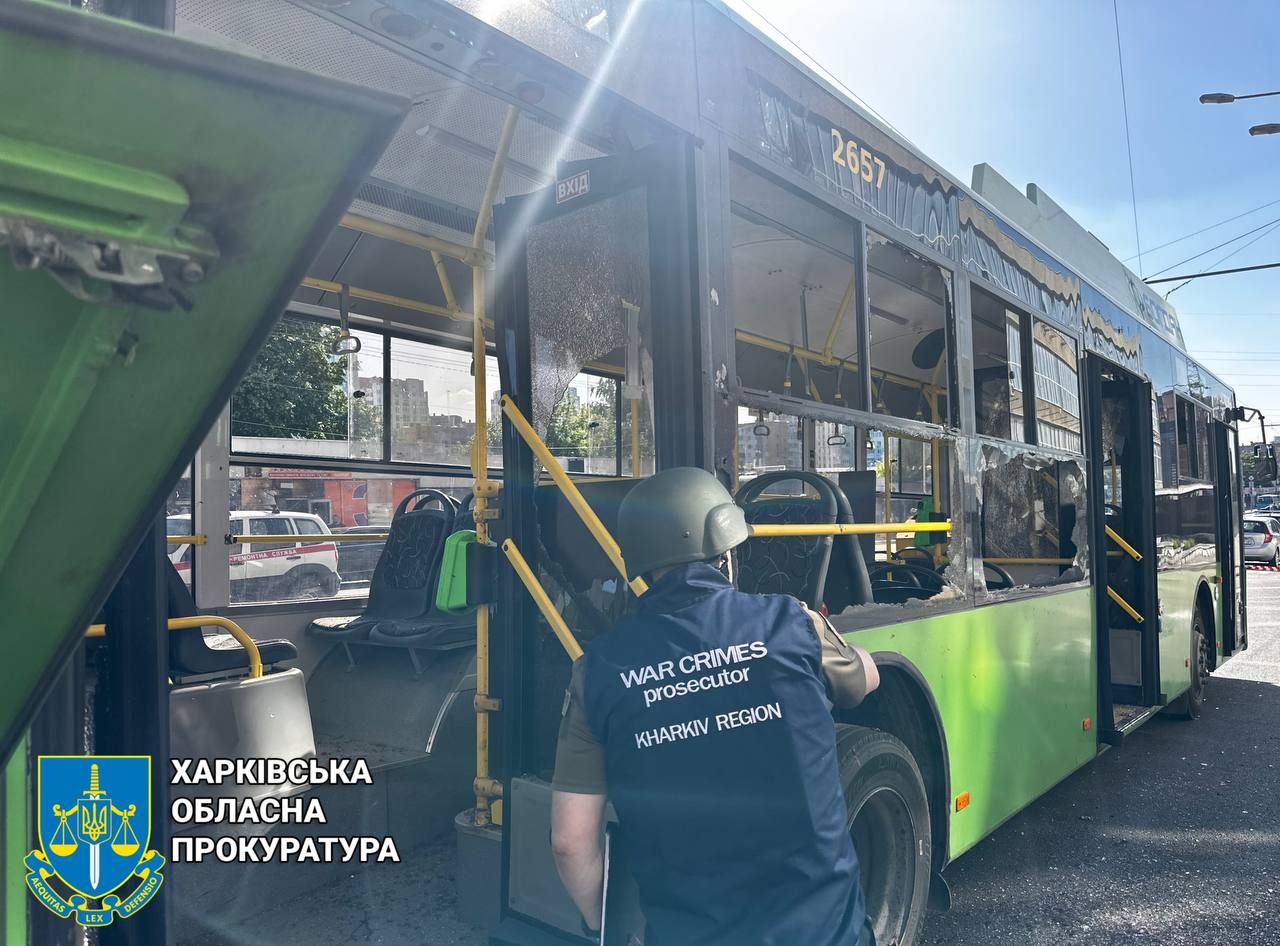 Троє загиблих і 37 поранених, двоє дітей у лікарні: прокуратура повідомила деталі удару по Харкову 2