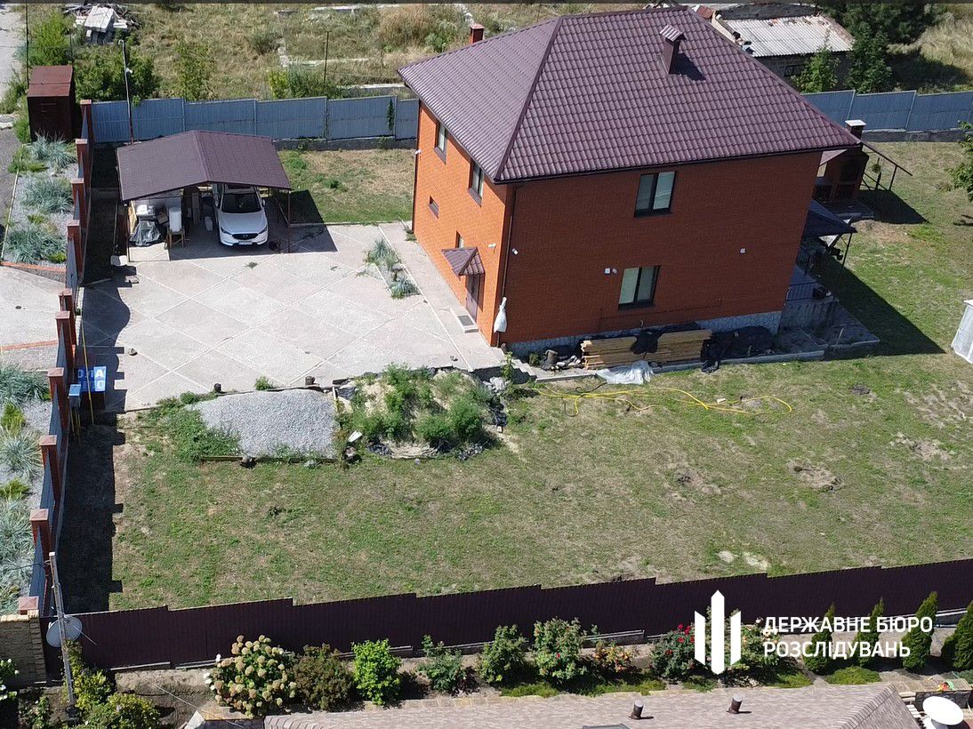 ДБР оголосило підозру запорізькому ексвоєнкому: залучав військових до ремонту свого будинку – фото 2