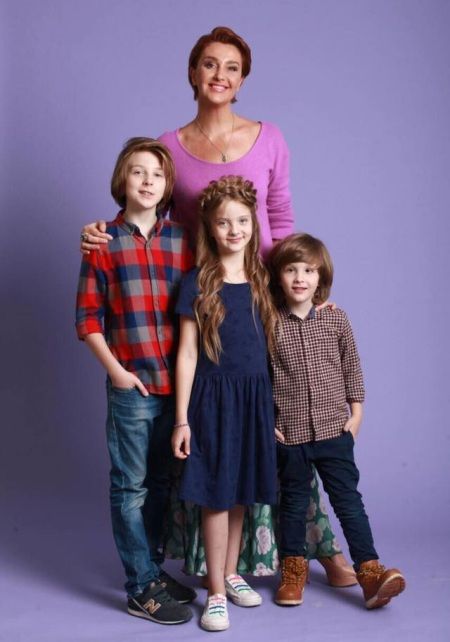 Колишня дружина Мухарського Снєжана Єгорова живе з їхніми дітьми у Туреччені та не дає їм зустрічатися з батьком Колишня дружина Мухарського Снєжана Єгорова живе з їхніми дітьми у Туреччені та не дає їм зустрічатися з батьком