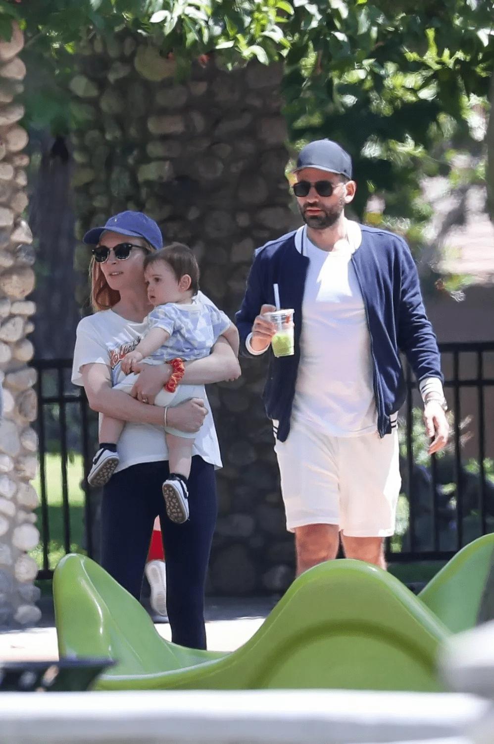 Новий вид любові. Фото: BackGrid Новий вид любові. Фото: BackGrid