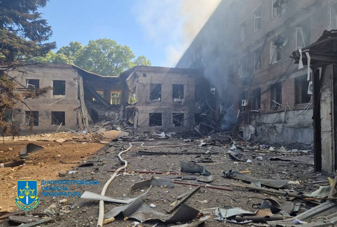 Последствия удара по Кривому Рогу. Фото: Днепропетровская областная прокуратура Последствия удара по Кривому Рогу. Фото: Днепропетровская областная прокуратура
