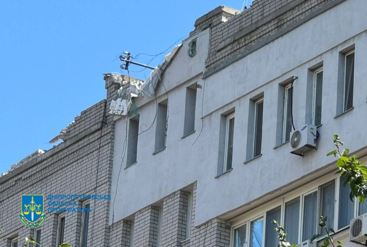 Наслідки удару по житловому будинку в Дніпрі. Фото: Офіс генпрокурора Наслідки удару по житловому будинку в Дніпрі. Фото: Офіс генпрокурора