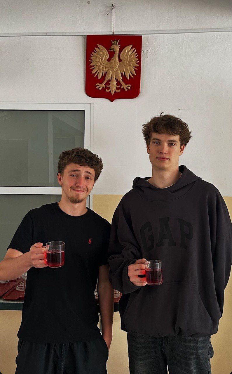 Сын-призывник главы Минкульта Карандеева работает садоводом в Польше и путешествует по Европе 3