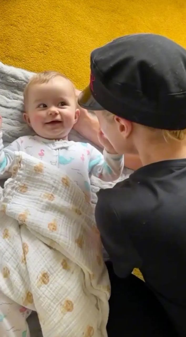 Пэрис Гилтон с дочерью Пэрис Гилтон с дочерью