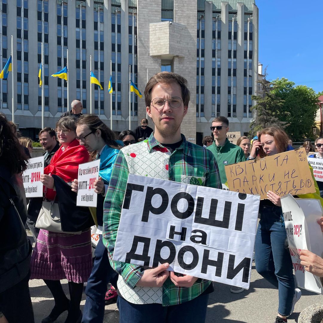 З кожного концерту комік віддає десятину на зброю для ЗСУ