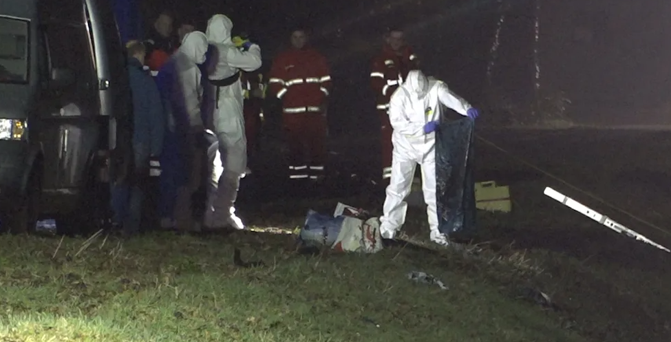 Судмедэксперты с поличным. Фото: NonstopNews/Christian Schock Судмедэксперты с поличным. Фото: NonstopNews/Christian Schock