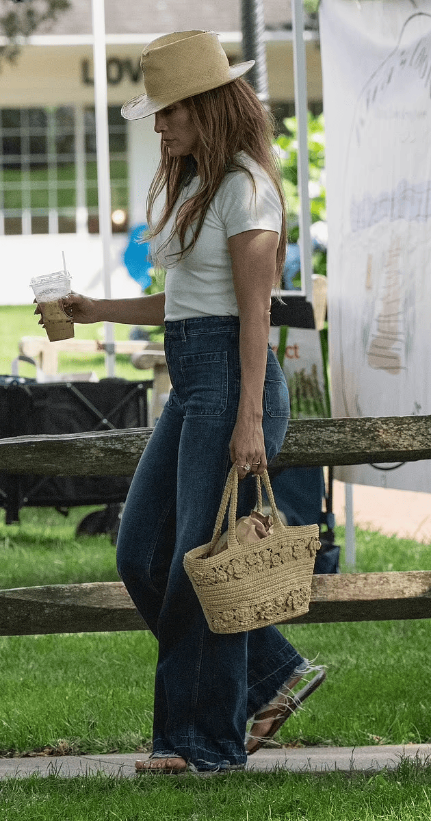 Обязательный кофе. Фото: Hamptons Pix Обязательный кофе. Фото: Hamptons Pix