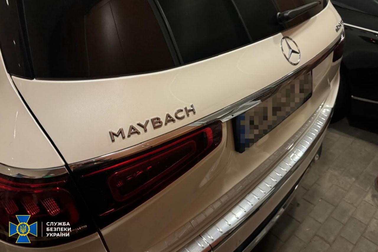 Будинок, квартири, Maybach: СБУ заарештували майно довіреної особи російської маріонетки Януковича 2
