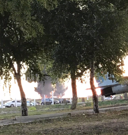 Пожар на военном аэродроме в Миллерово. Фото - Крымский ветер Пожар на военном аэродроме в Миллерово. Фото - Крымский ветер