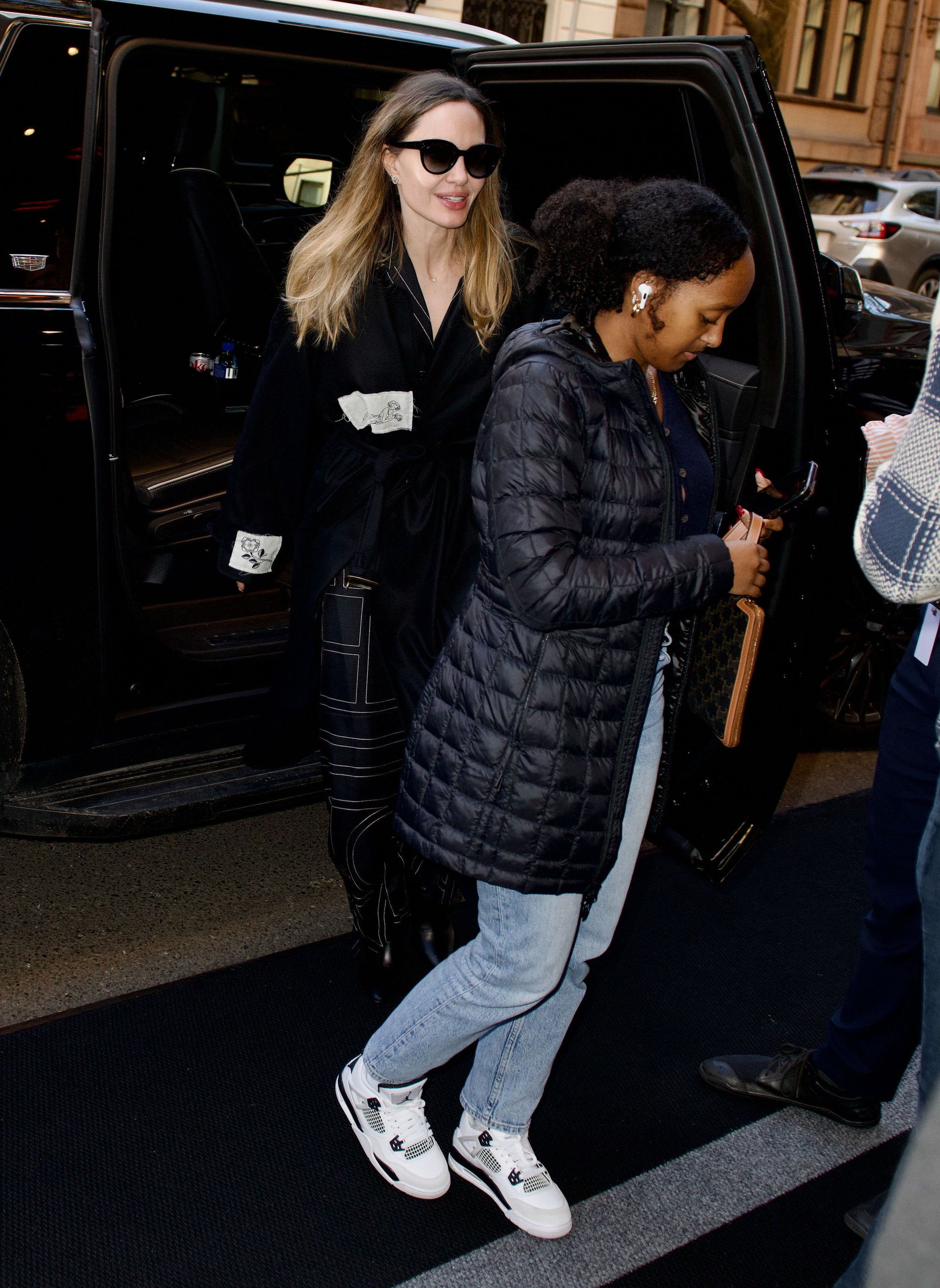 Анджеліна Джолі з дочкою Захарою. Фото: Getty Images Анджеліна Джолі з дочкою Захарою. Фото: Getty Images