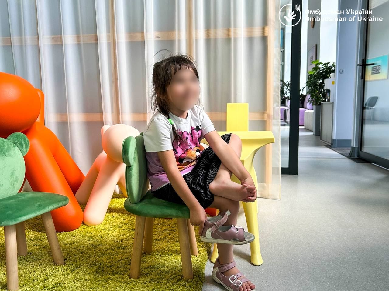 Україна повернула ще 12 дітей з окупації разом з батьками: про що вони розповіли 1