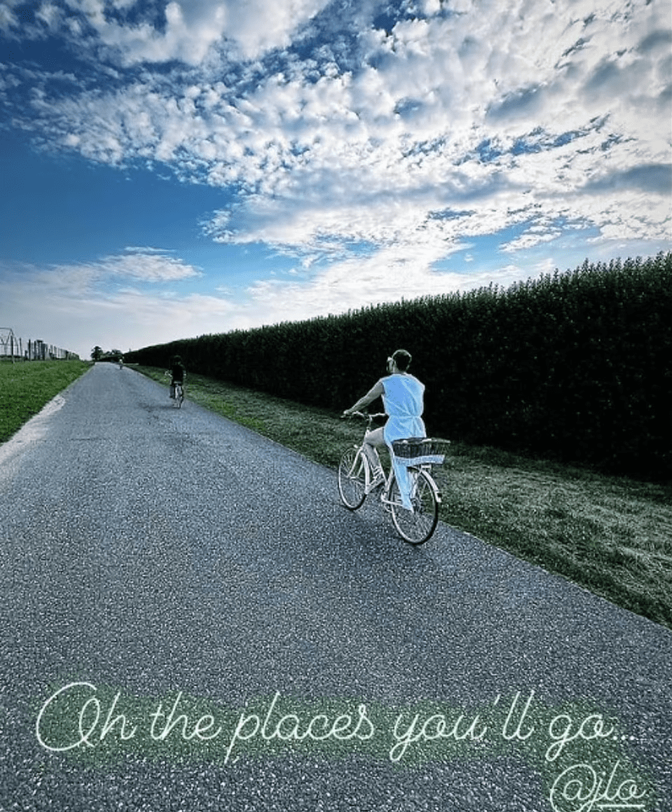 Куди ти підеш. Фото: Instagram/jlo Куди ти підеш. Фото: Instagram/jlo