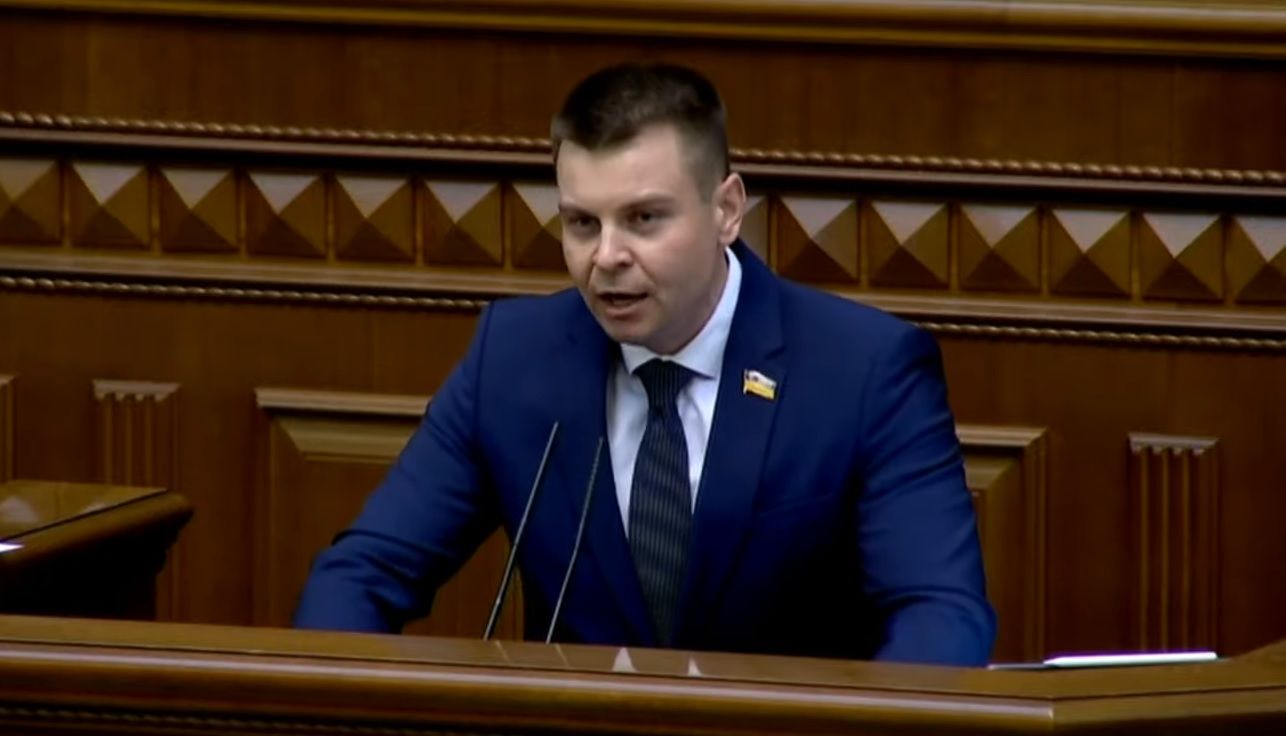 У Раді хочуть замінити голову ТСК з побудови фортифікацій замість Задорожнього, якого підозрюють у хабарництві 1