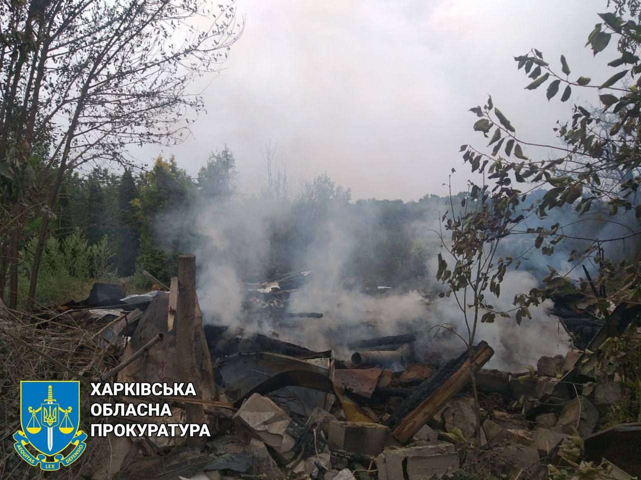 Руйнування цивільних приміщень на Харківщині внаслідок обстрілу росіян 22 липня 2024 року. Фото - Харківська обласна прокуратура Руйнування цивільних приміщень на Харківщині внаслідок обстрілу росіян 22 липня 2024 року. Фото - Харківська обласна прокуратура