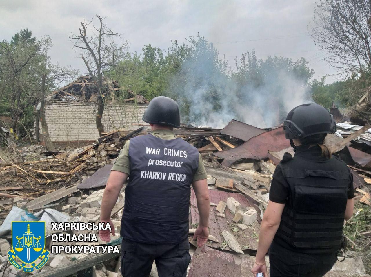 Пожежа та руйнування житлового будинку у Харківській області внаслідок російського обстрілу регіону 22 липня 2024 року. Фото - Харківська обласна прокуратура Пожежа та руйнування житлового будинку у Харківській області внаслідок російського обстрілу регіону 22 липня 2024 року. Фото - Харківська обласна прокуратура