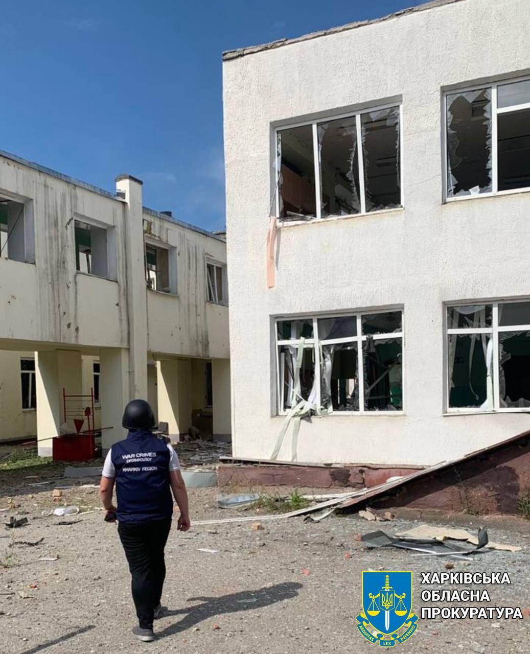 Пошкоджений навчальний заклад у місті Дергачі після атаки росіян по Харківщині 22 липня 2024 року. Фото - Харківська обласна прокуратура Пошкоджений навчальний заклад у місті Дергачі після атаки росіян по Харківщині 22 липня 2024 року. Фото - Харківська обласна прокуратура