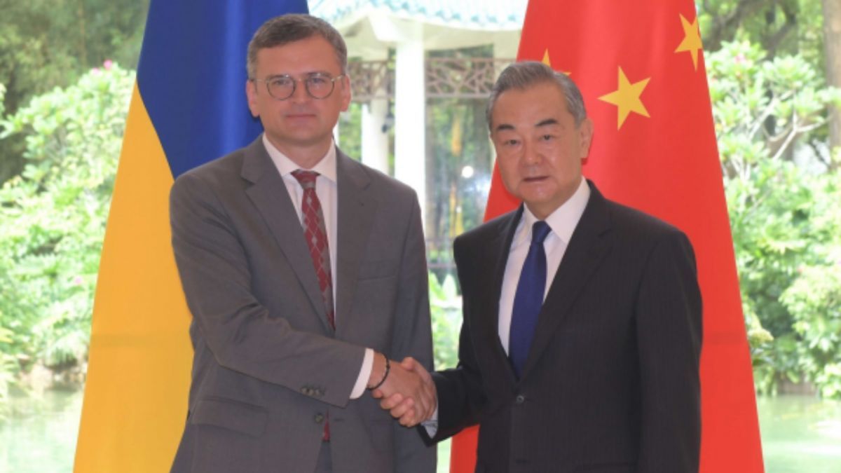 Кулеба и глава МИД КНР Ван І Кулеба и глава МИД КНР Ван Й
