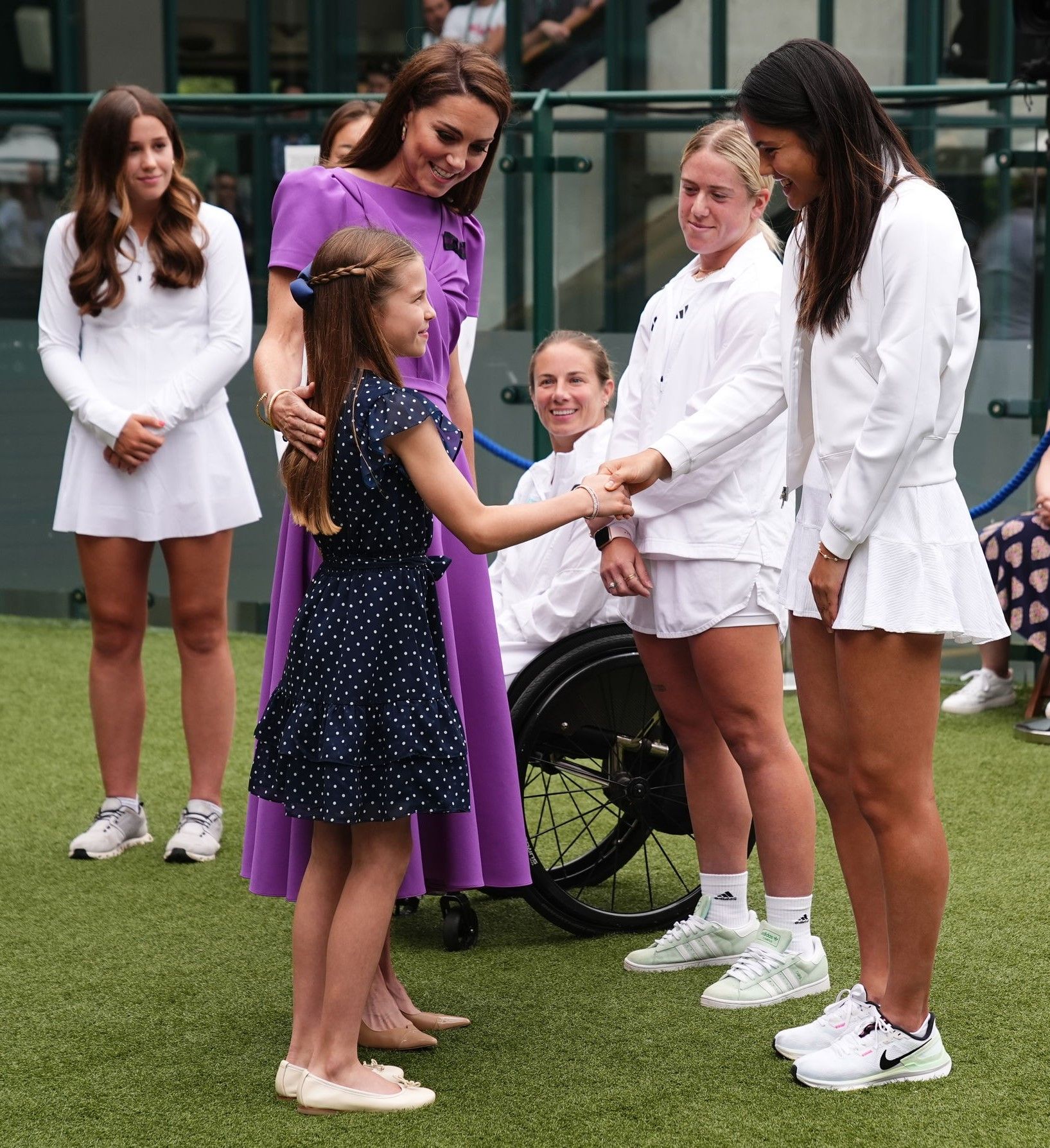 Кейт и Шарлотта на Уимблдоне. Фото: Getty Images Кейт и Шарлотта на Уимблдоне. Фото: Getty Images