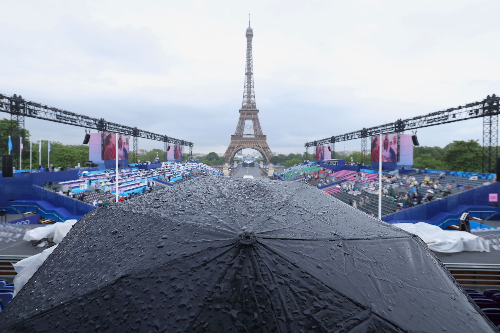 Запад испортил ливень. Фото: Getty Images Запад испортил ливень. Фото: Getty Images