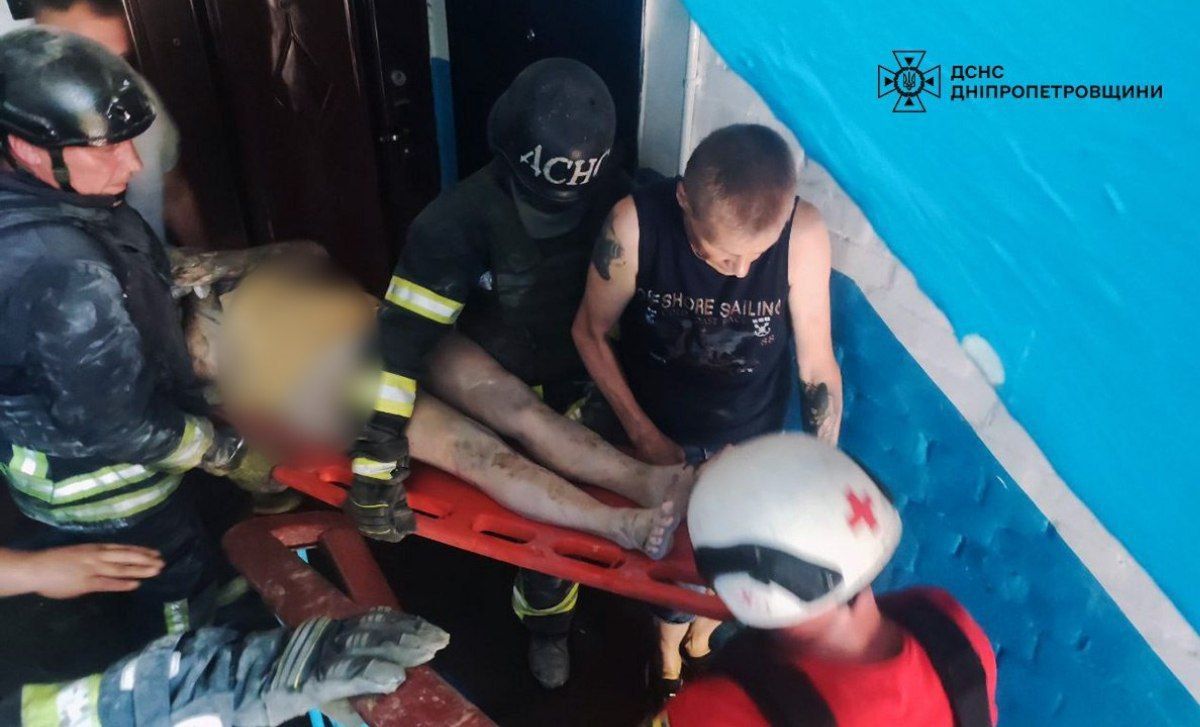 Удар по многоэтажкам в Никополе: пострадал младенец и десятилетняя девочка 4