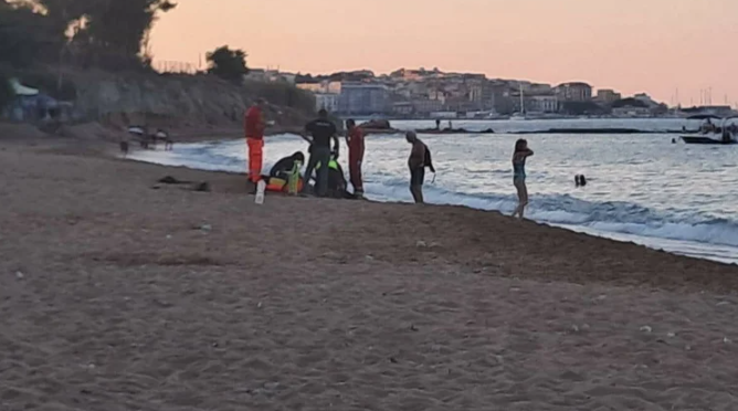 Украинец умер на пляже в Италии, пытаясь спастись от нападения ос 1