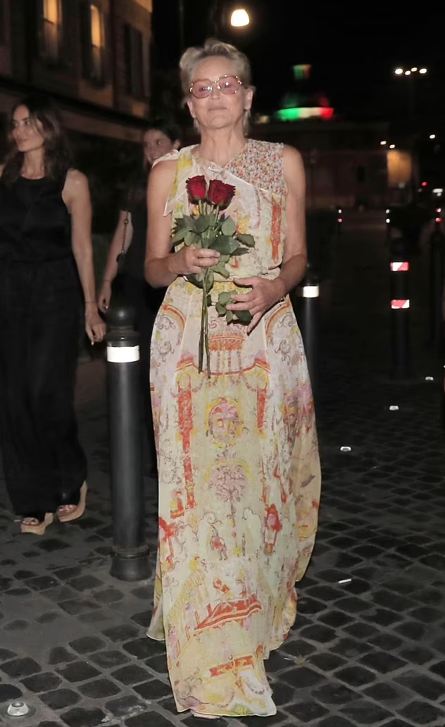 Гарна мама. Фото: BackGrid Гарна мама. Фото: BackGrid