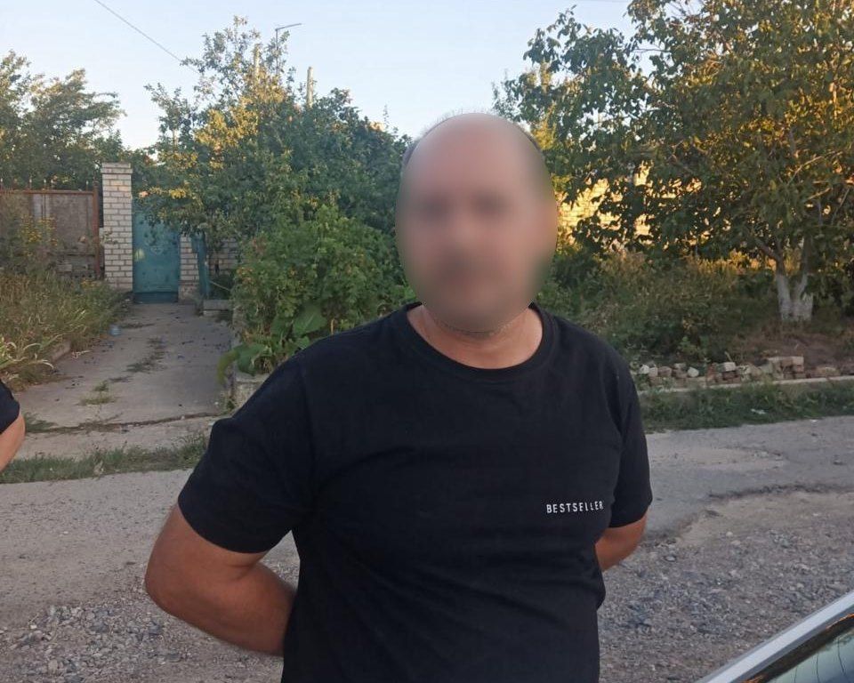 У центрі Херсона чоловік кинув гранату у натовп: є загиблий та поранені 2