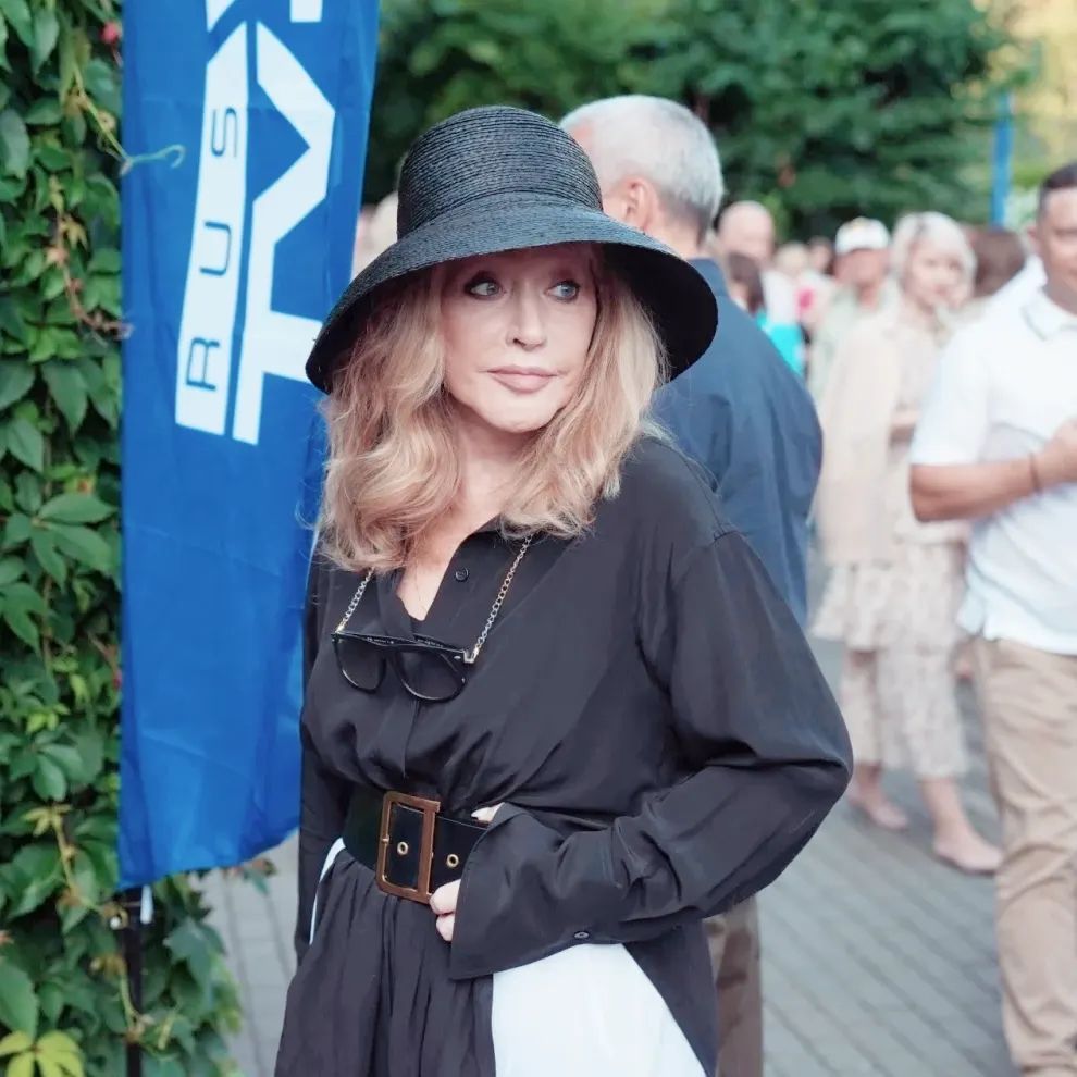 Алла Пугачова на фестивалі Лайми Вайкуле в Юрмалі, 2024 рік Алла Пугачова на фестивалі Лайми Вайкуле в Юрмалі, 2024 рік