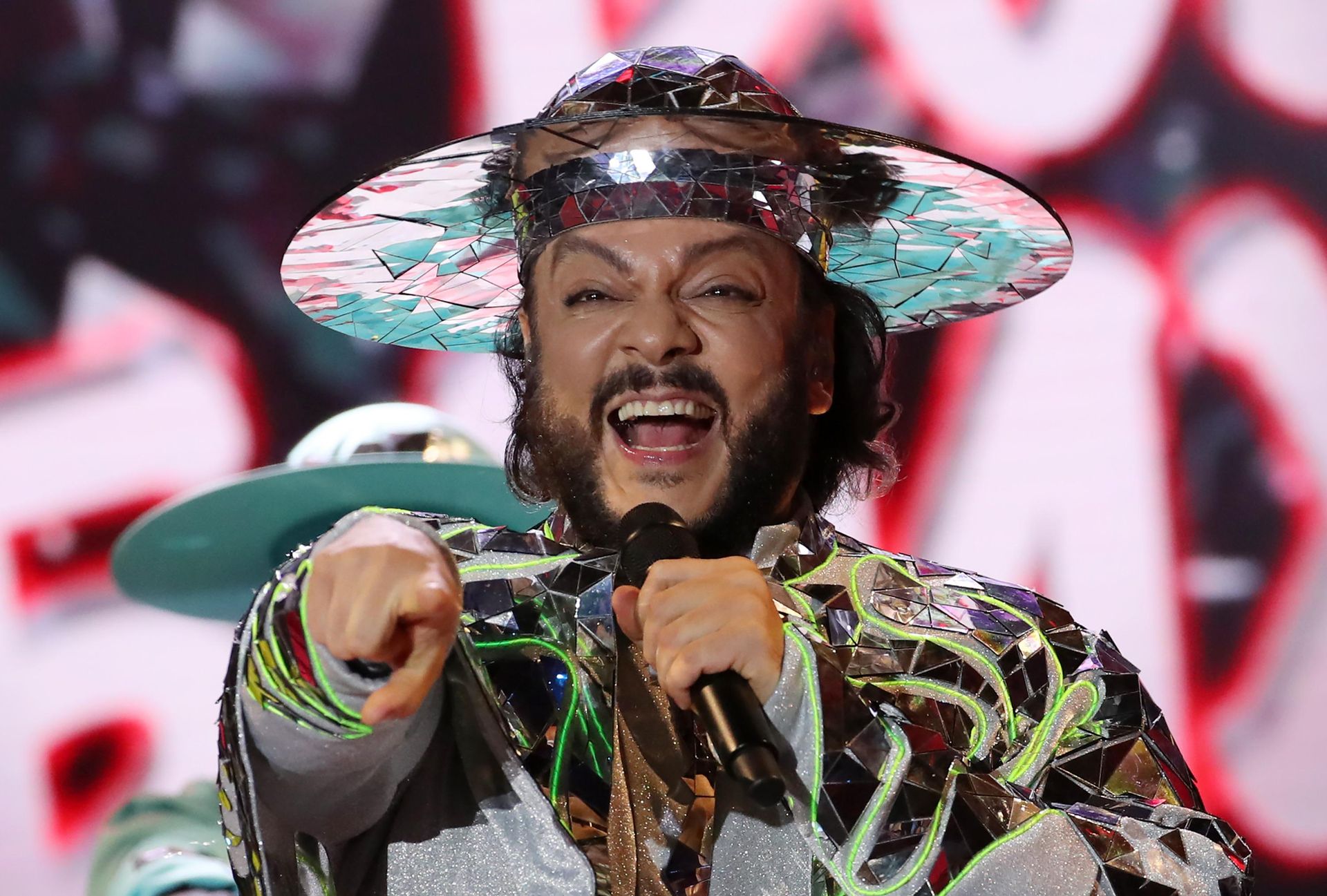 Кіркоров часто обирав собі молодих хлопців на концертах Кіркоров часто обирав собі молодих хлопців на концертах