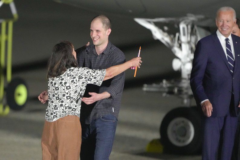 Самолет с американцами, уволенными в результате обмена с Россией, приземлился под Вашингтоном 2