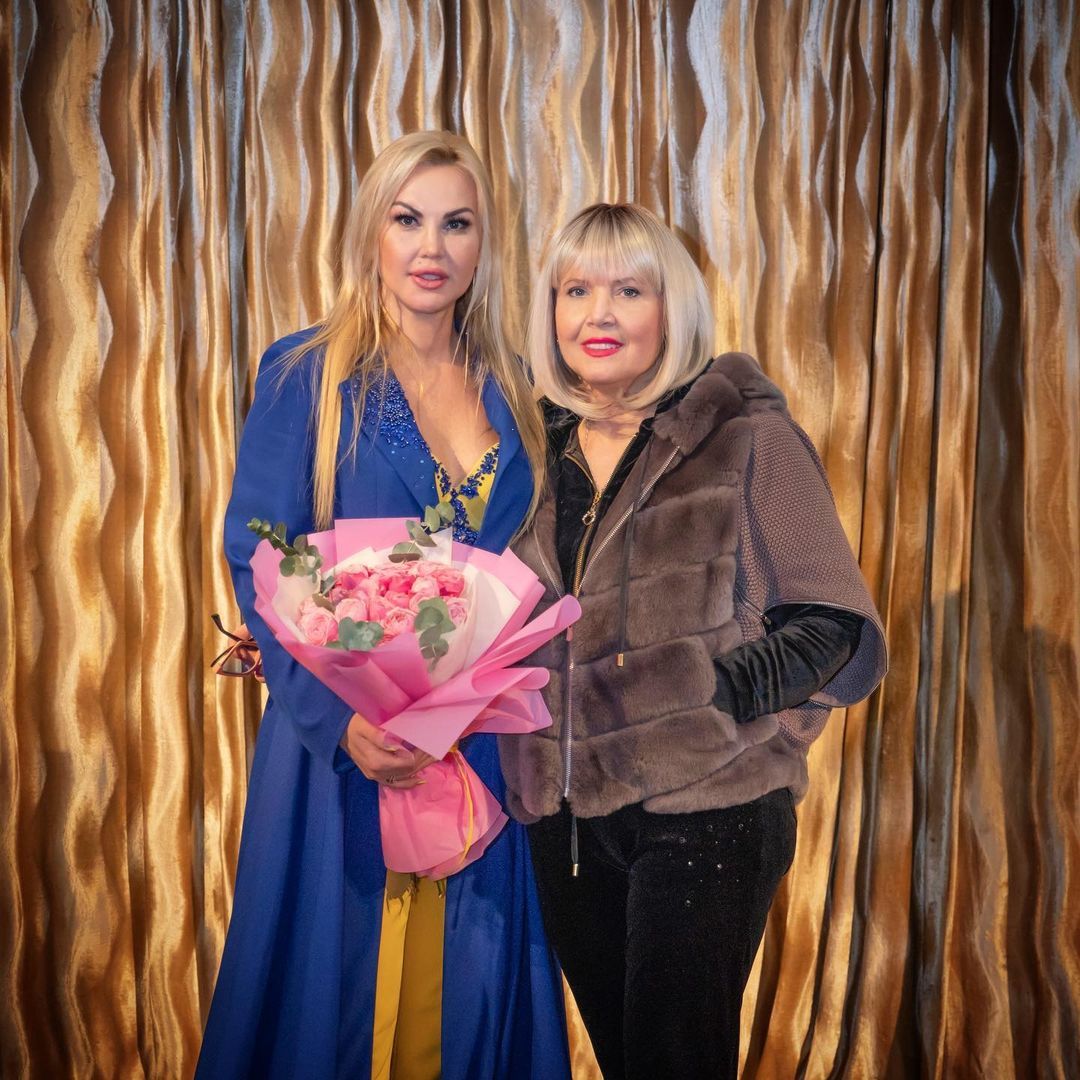 Камалія з мамою. Фото: Instagram/kamaliyaofficial Камалія з мамою. Фото: Instagram/kamaliyaofficial