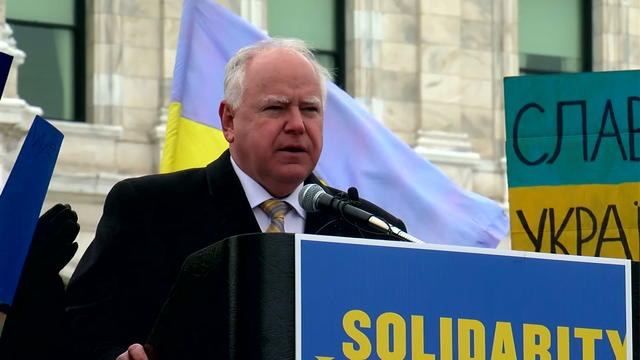 Уолц на проукраїнському мітингу у Міннесоті Уолц на проукраїнському мітингу у Міннесоті