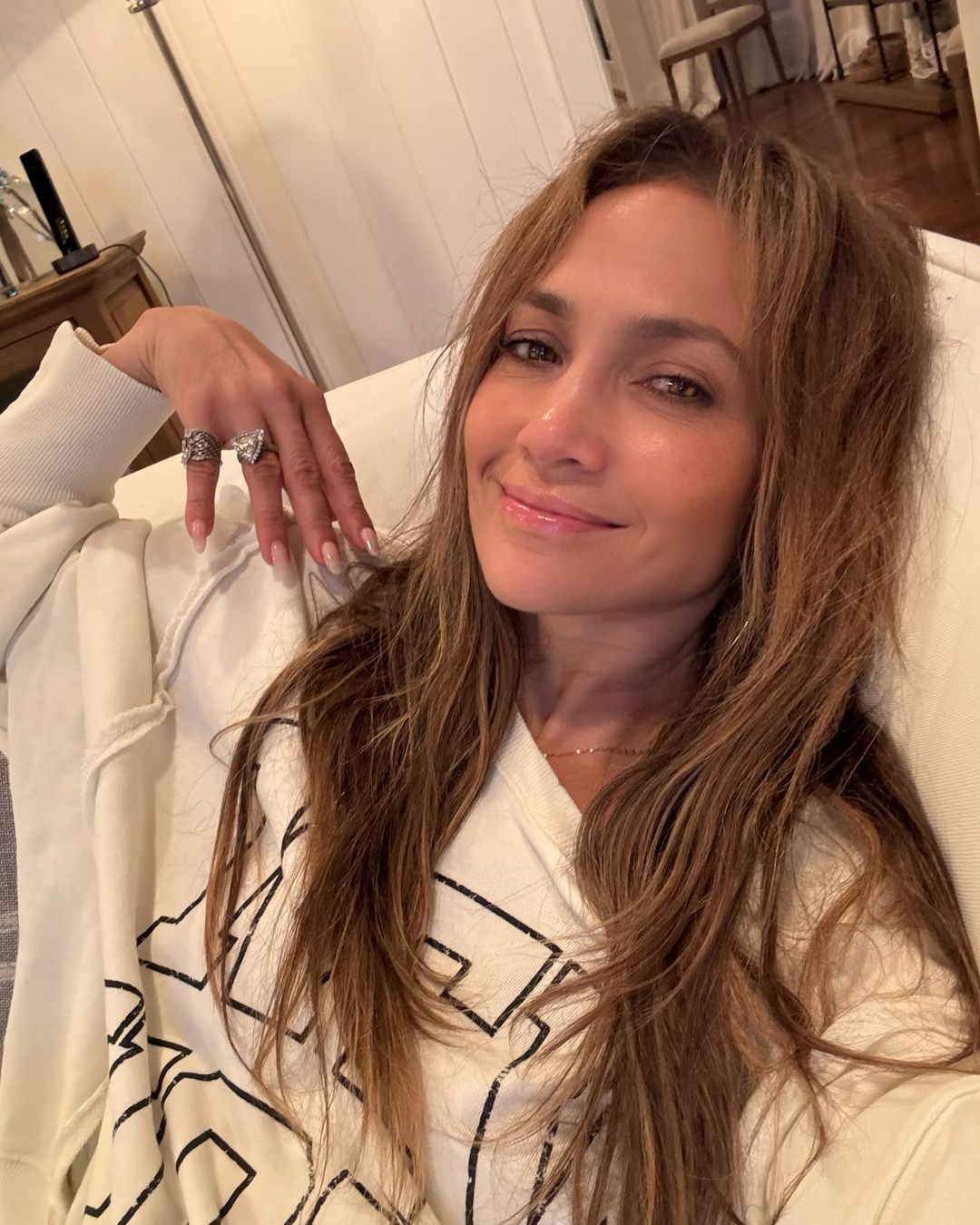 Очі видали правду. Фото: Instagram/jlo Очі видали правду. Фото: Instagram/jlo
