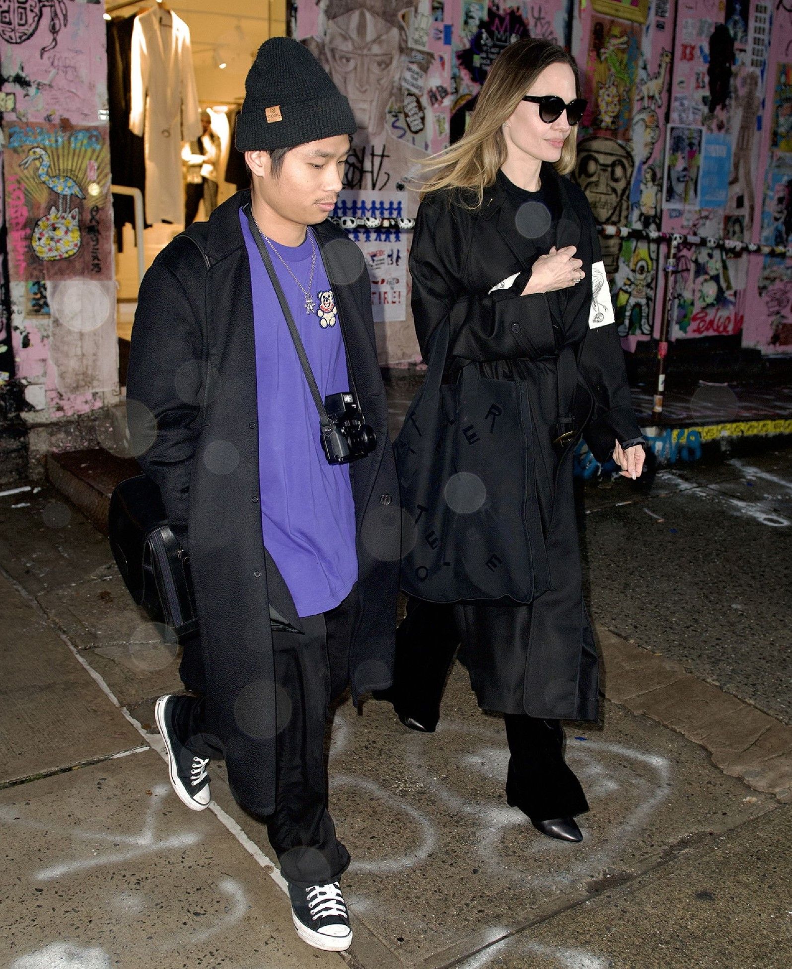 Пакс с Анджелиной Джоли. Фото: Getty Images Пакс с Анджелиной Джоли. Фото: Getty Images