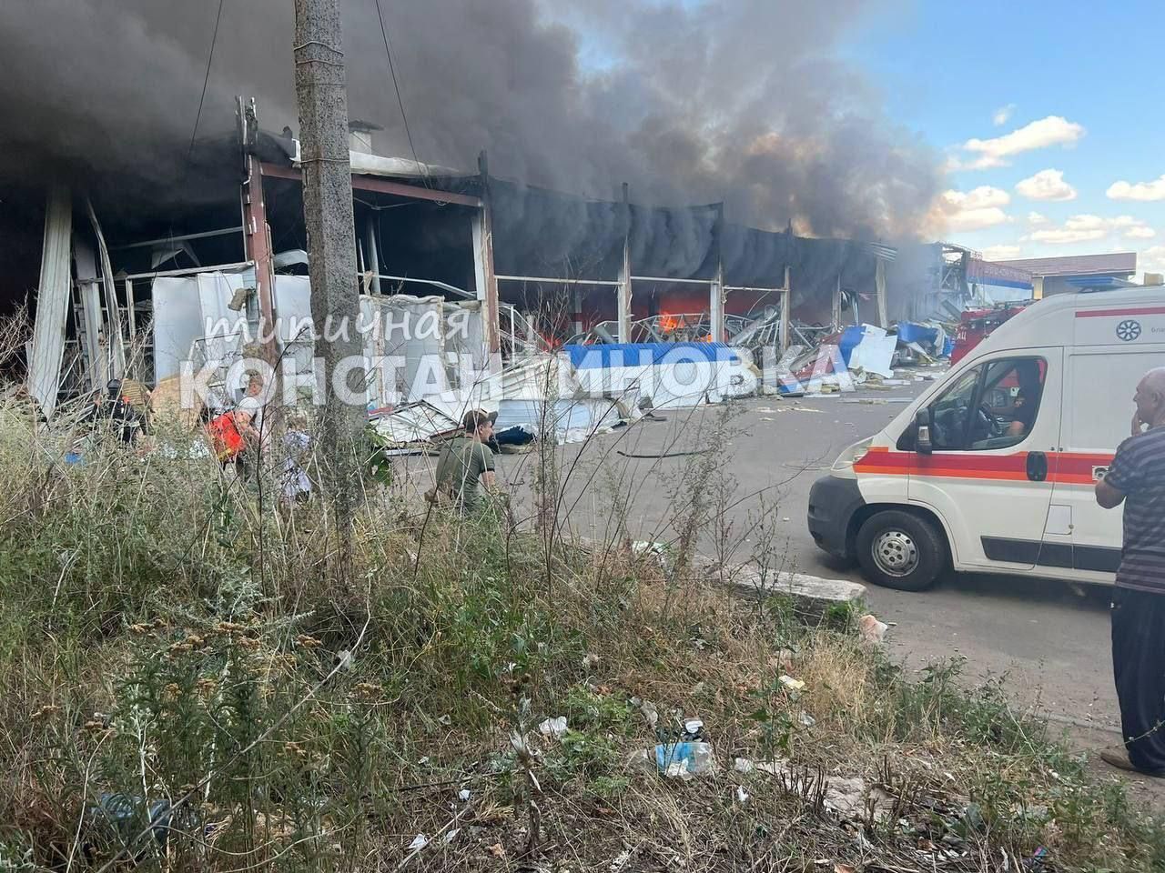 Россияне ударили по "Экомаркету" в Константиновке: есть погибшие и раненые 4