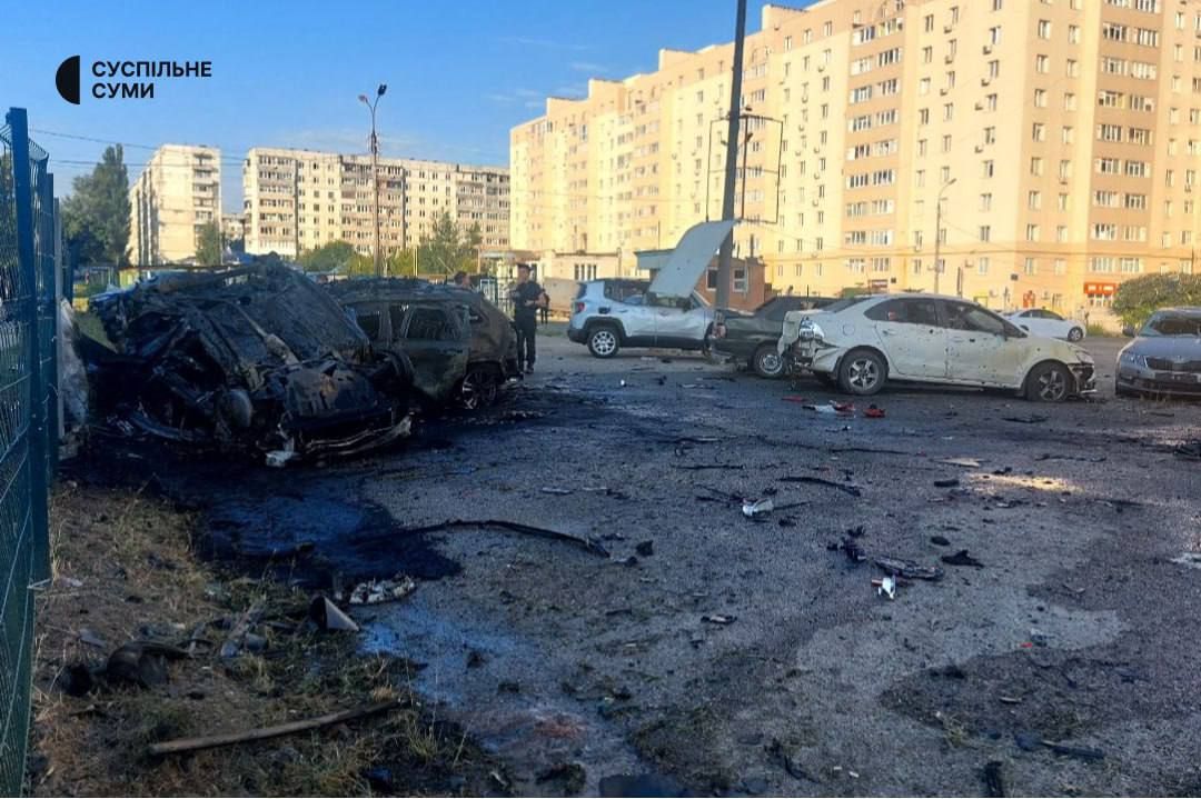 Наслідки удару РФ по сумах 17 серпня. Фото - Суспільне Суми Наслідки удару РФ по сумах 17 серпня. Фото - Суспільне Суми