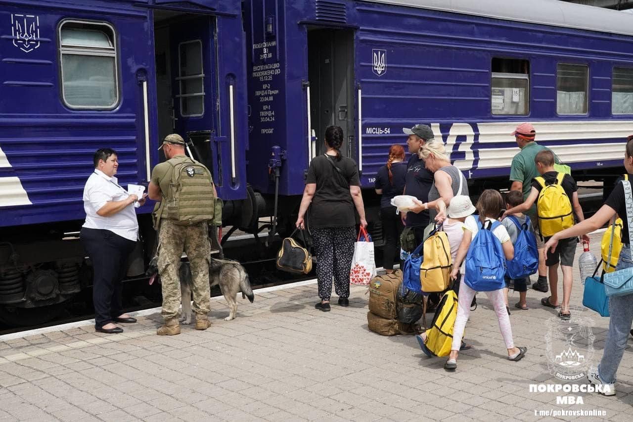 Жителям Покровска нужно немедленно уезжать из города Жителям Покровска нужно немедленно уезжать из города