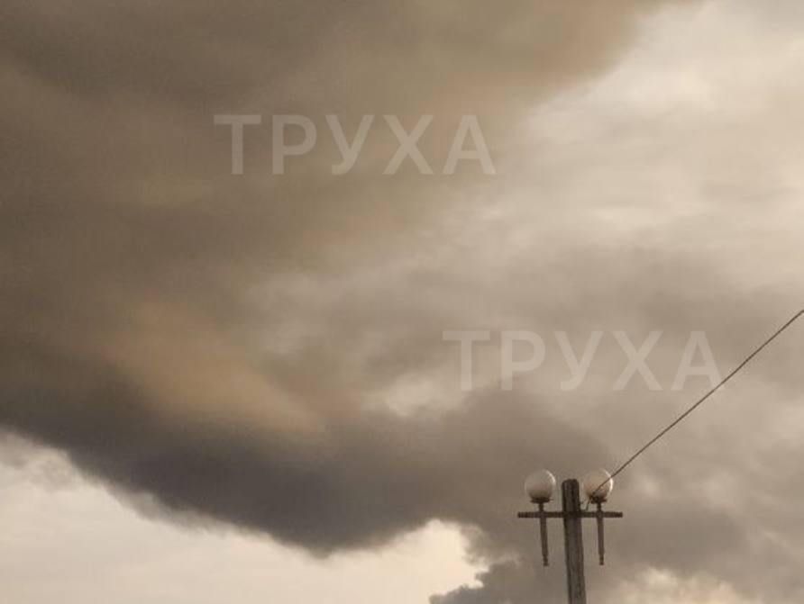 Хмара над Тернополем рухається на південний захід. Фото - Труха Хмара над Тернополем рухається на південний захід. Фото - Труха