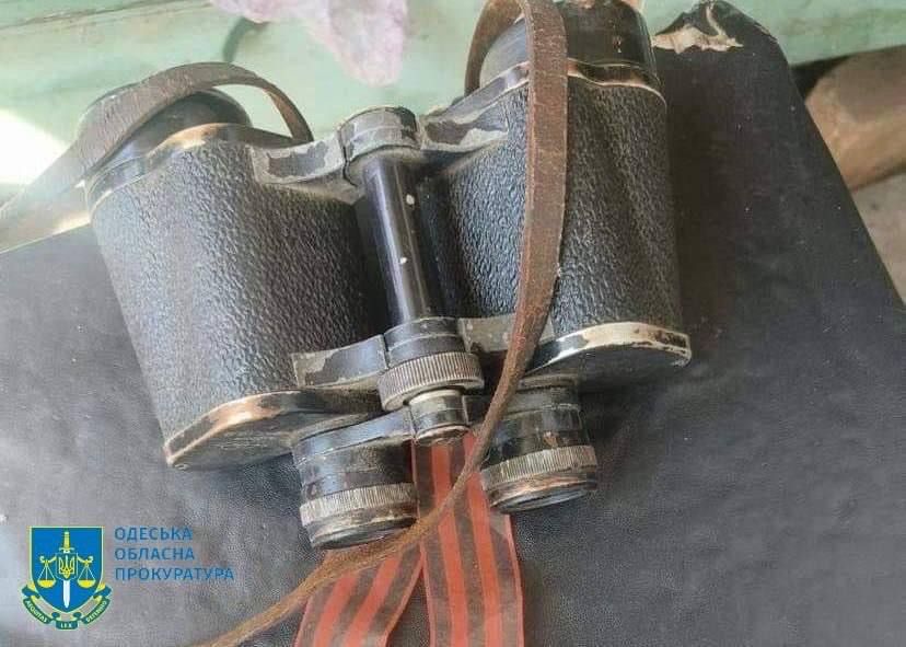 Чоловік слідкував за кораблями, які заходили у порти Одещини. Фото - Офіс Генпрокурора Чоловік слідкував за кораблями, які заходили у порти Одещини. Фото - Офіс Генпрокурора