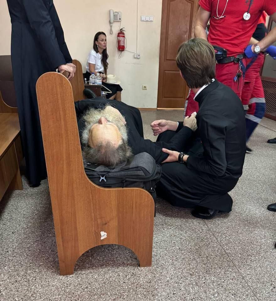 Дело митрополита УПЦ МП Павла Мерседеса отложено: священнослужителю стало плохо в зале суда 1