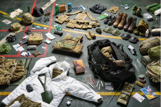 А это уже - предметы обихода обычного новобранца в ВСУ: среди предметов, которые можно очертить "досуг", - книги и наушники для разговоров с родными А это уже - предметы обихода обычного новобранца в ВСУ: среди предметов, которые можно очертить "досуг", - книги и наушники для разговоров с родными