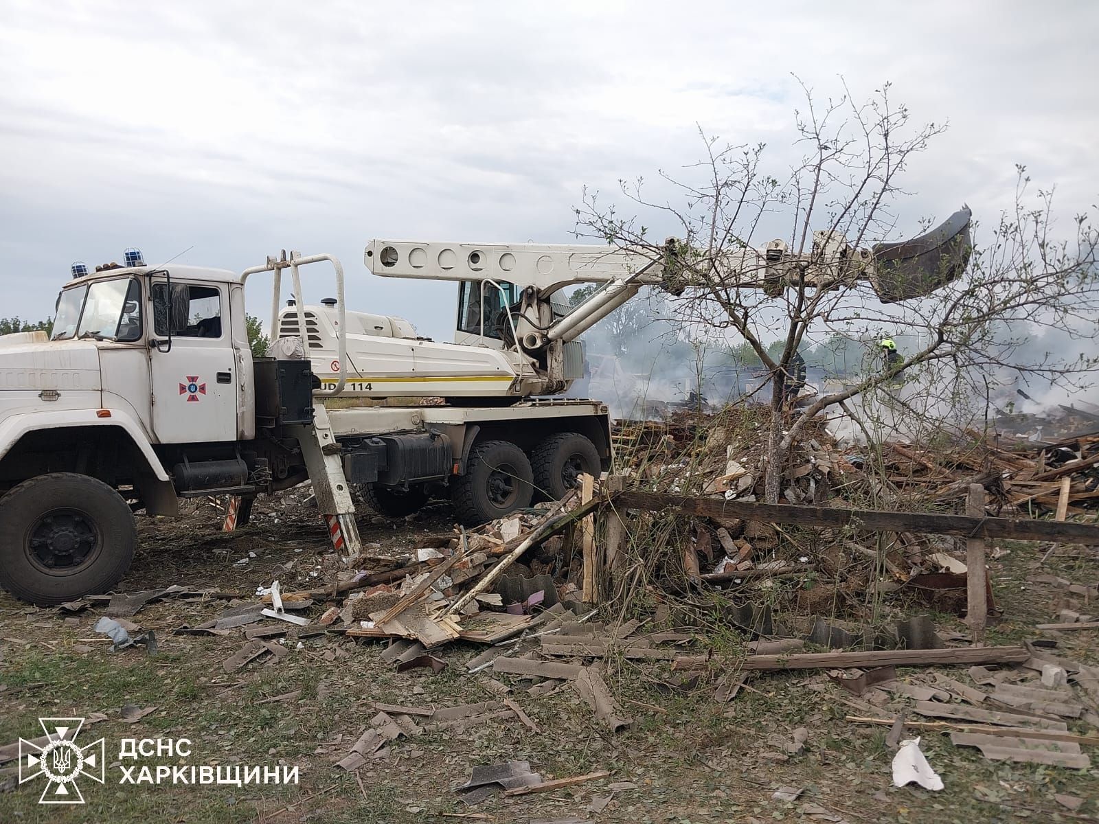 Руйнування внаслідок атаки - значні. Фото - ДСНС Руйнування внаслідок атаки - значні. Фото - ДСНС